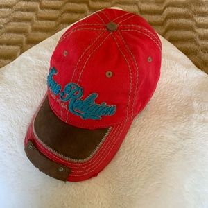 TRUE RELIGION HAT